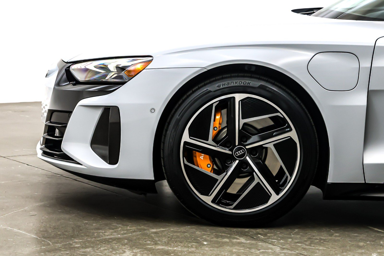 2024 Audi e-tron GT Prestige - Photo 11