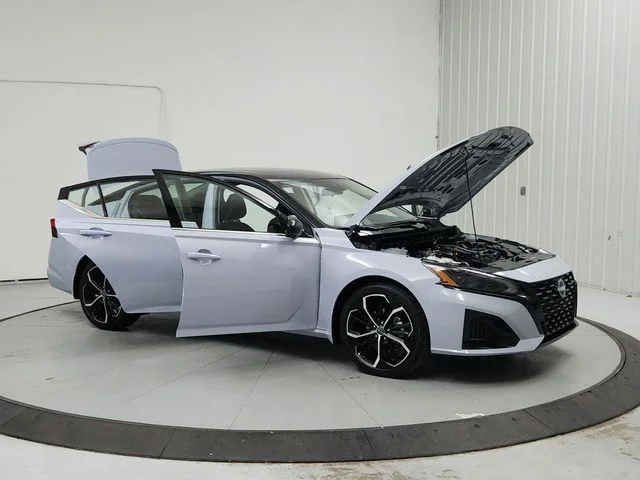 New 2026 Gray Nissan 2.5 SR image 9