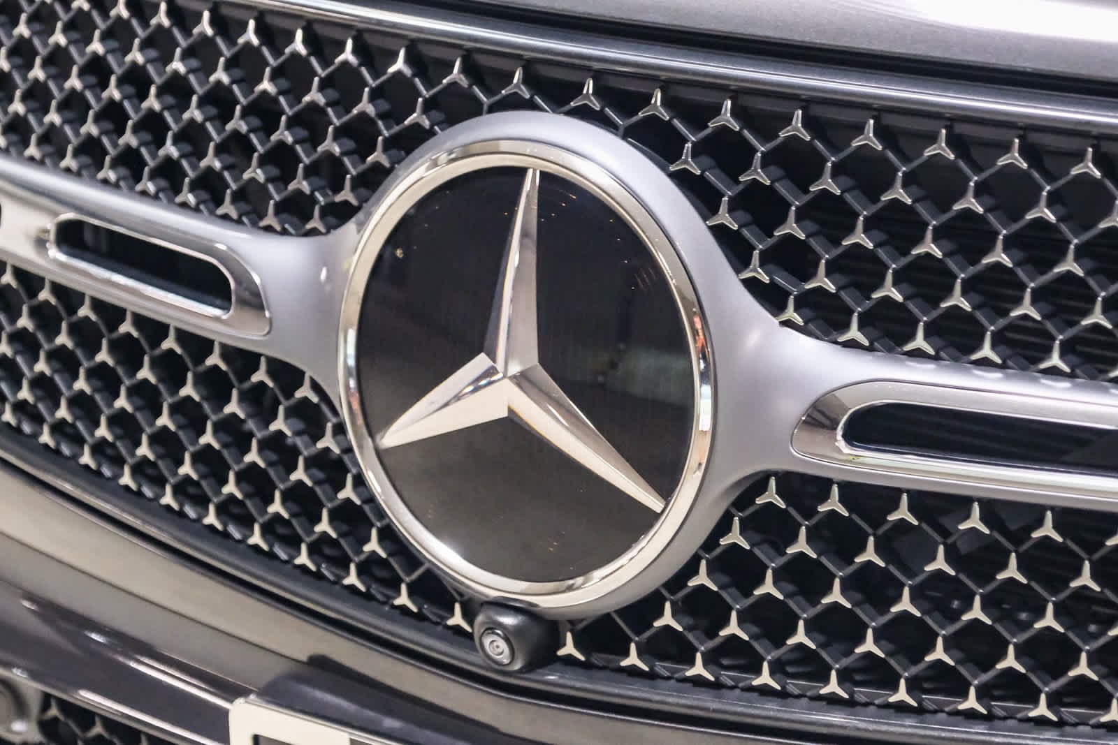 Certified Used 2025 Graphite Grey Metallic Mercedes-Benz GLC 350e image 13