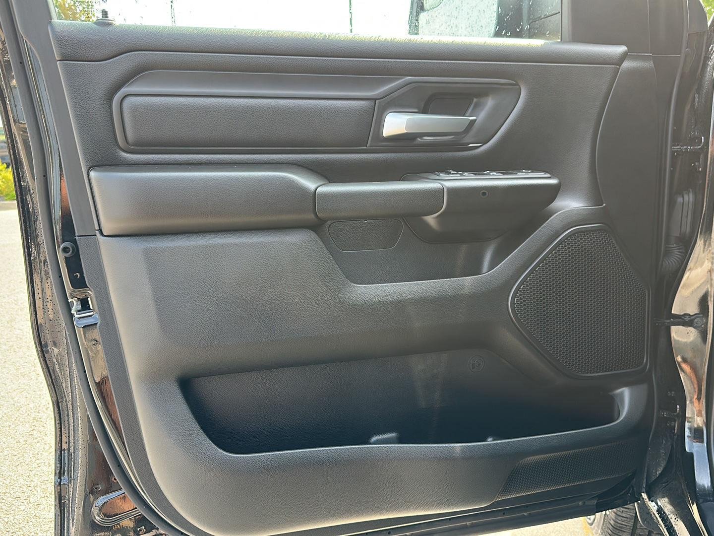 2026 RAM 1500 Express - Photo 10