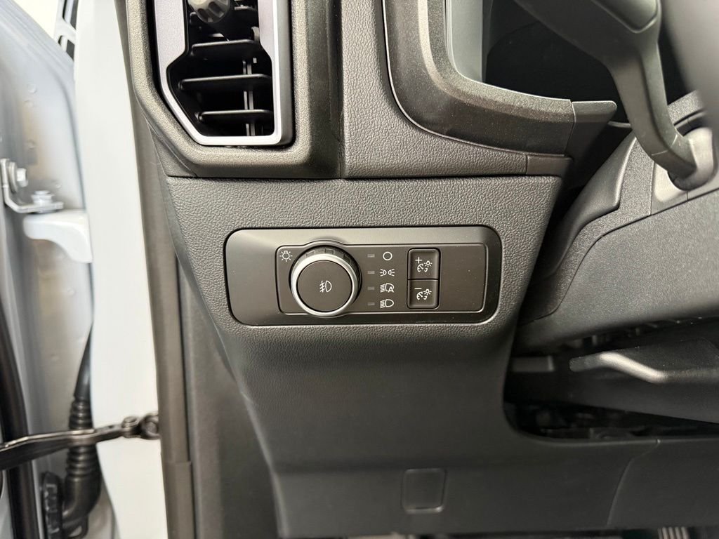 New 2026 Space White Metallic Ford Outer Banks® image 43