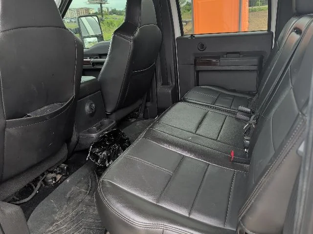 Used 2010 White Ford Lariat image 12