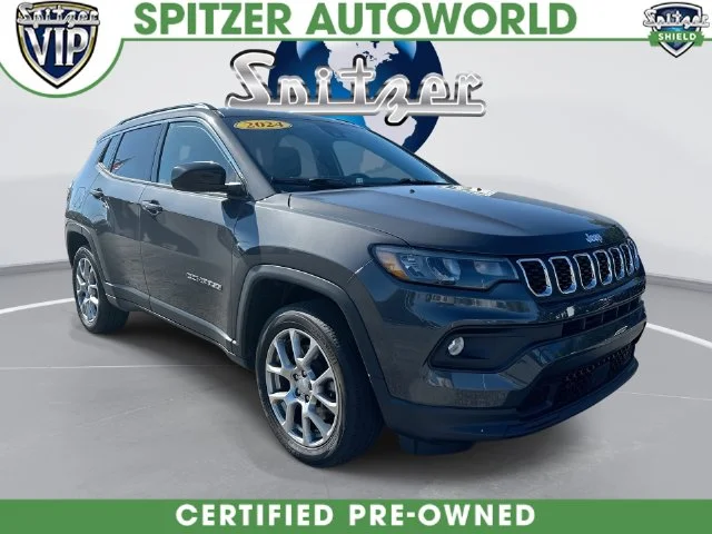 Used 2024 Gray Jeep Latitude Lux image 1