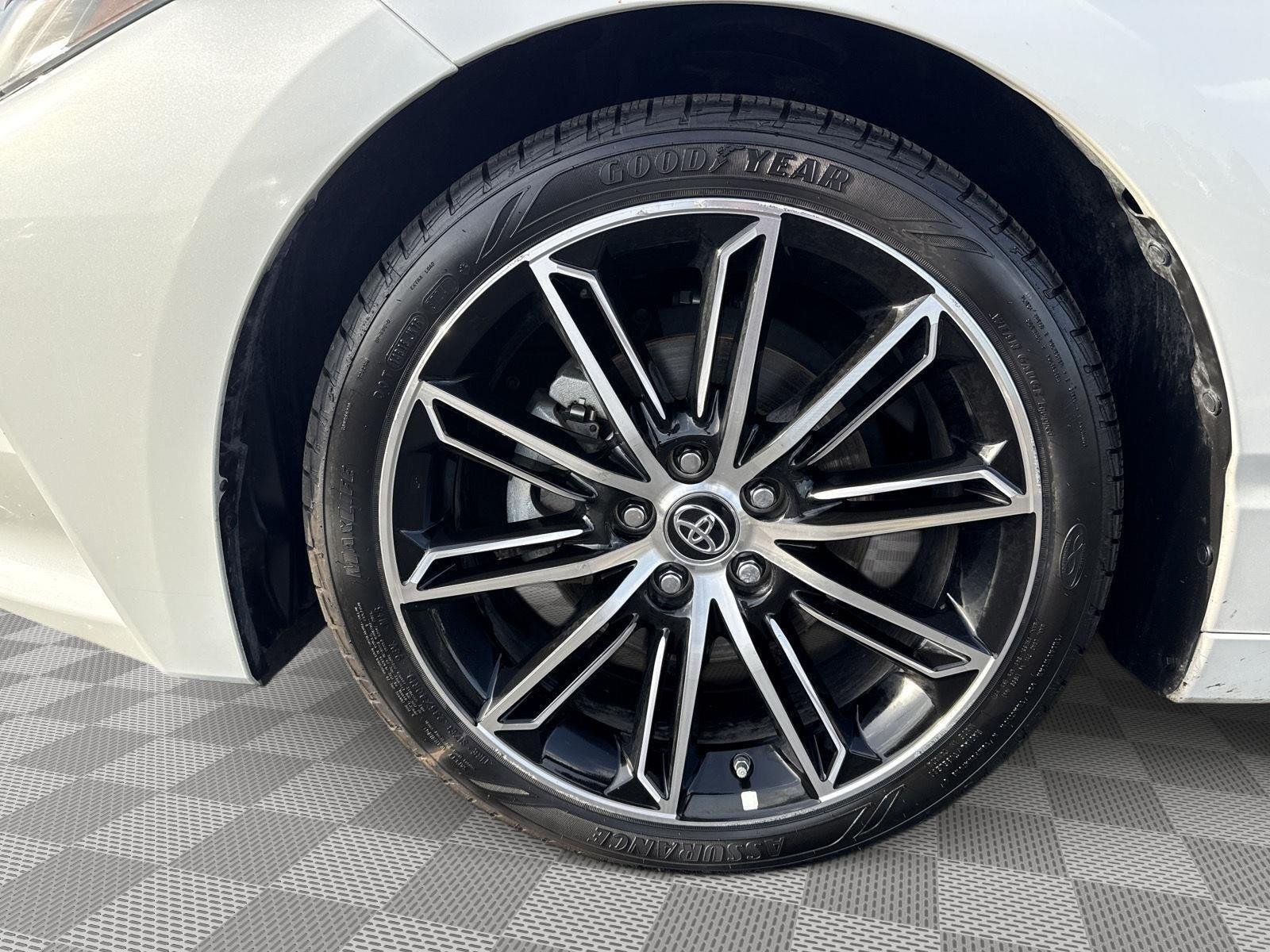 Certified Used 2019 Wind Chill Pearl Toyota Touring image 9