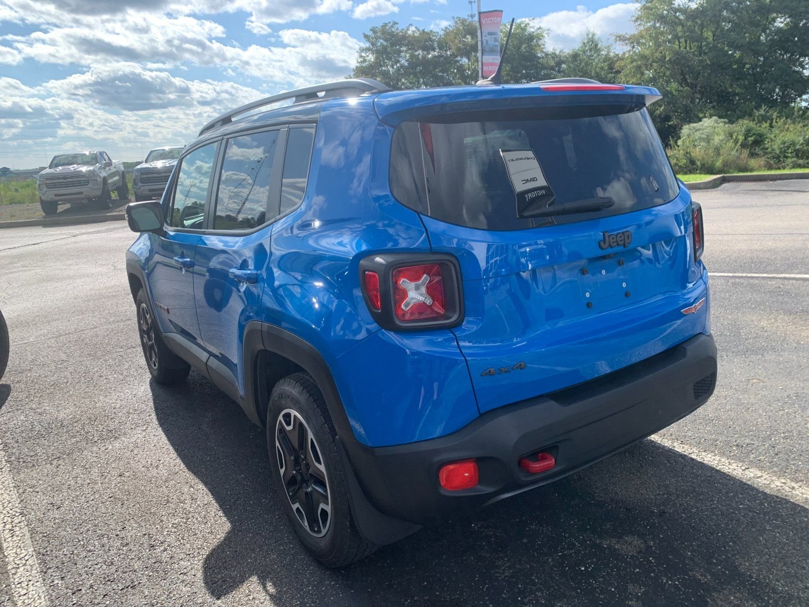 Used 2015 Blue Jeep Trailhawk image 5