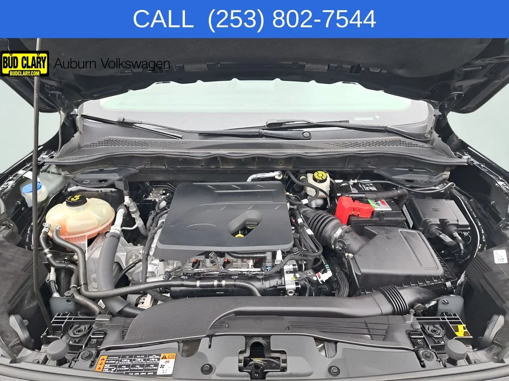 Used 2020 Black Ford SE image 28
