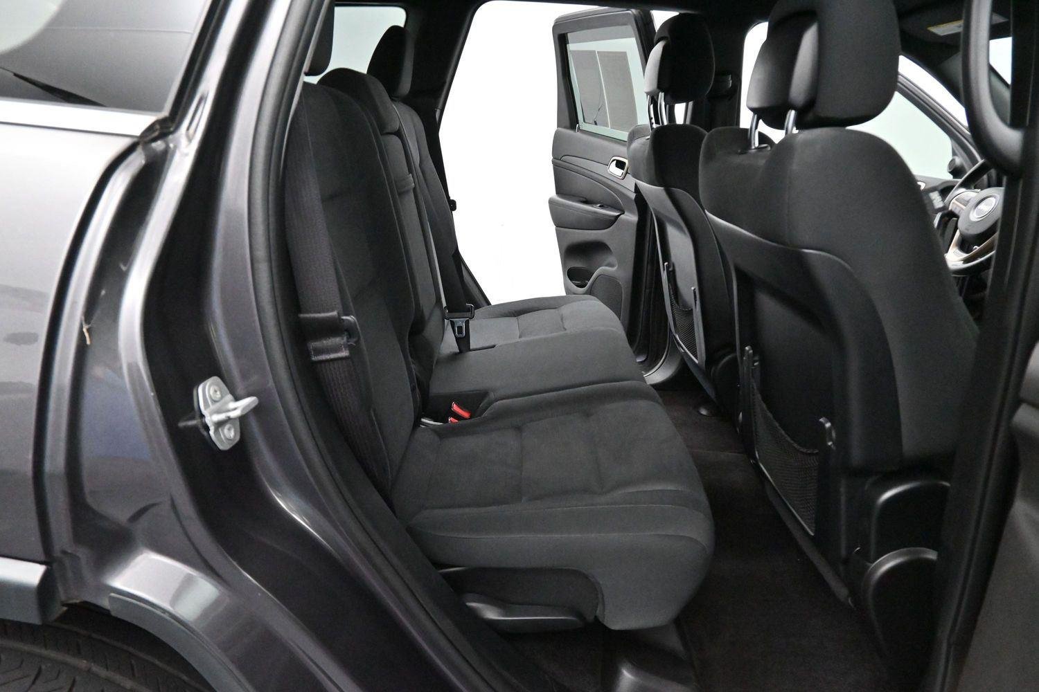 Used 2016 Granite Crystal Metallic Clearcoat Jeep Laredo image 27