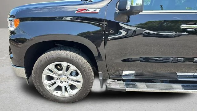 Used 2025 Black Chevrolet LTZ image 33