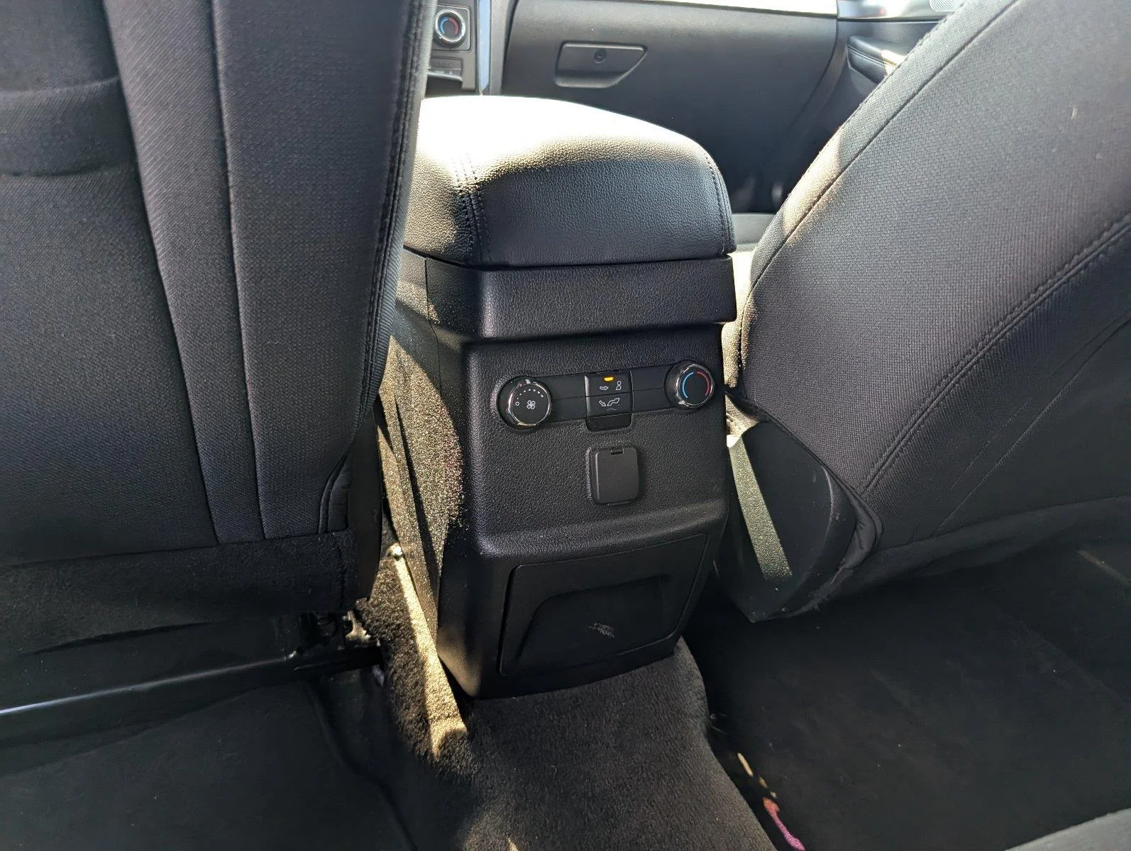 Used 2018 Shadow Black Ford XLT image 29