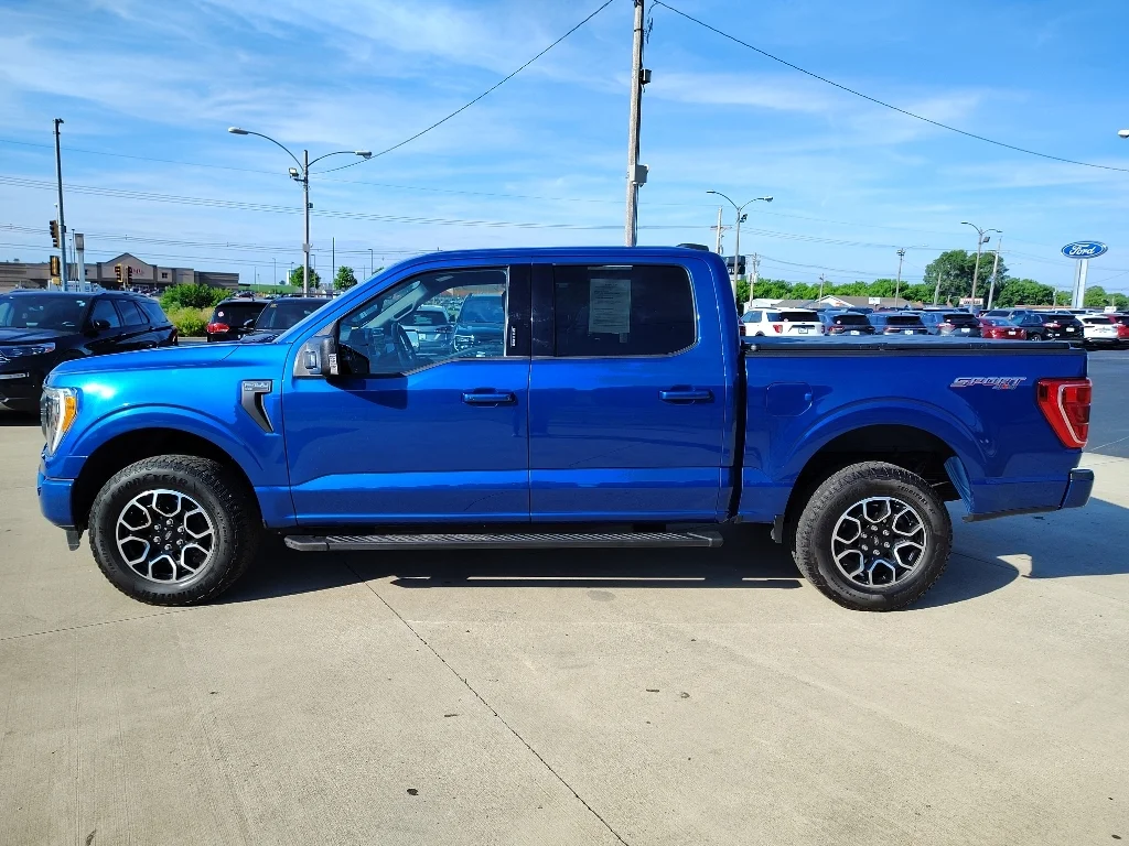 Used 2022 Atlas Blue Metallic Ford XLT image 7