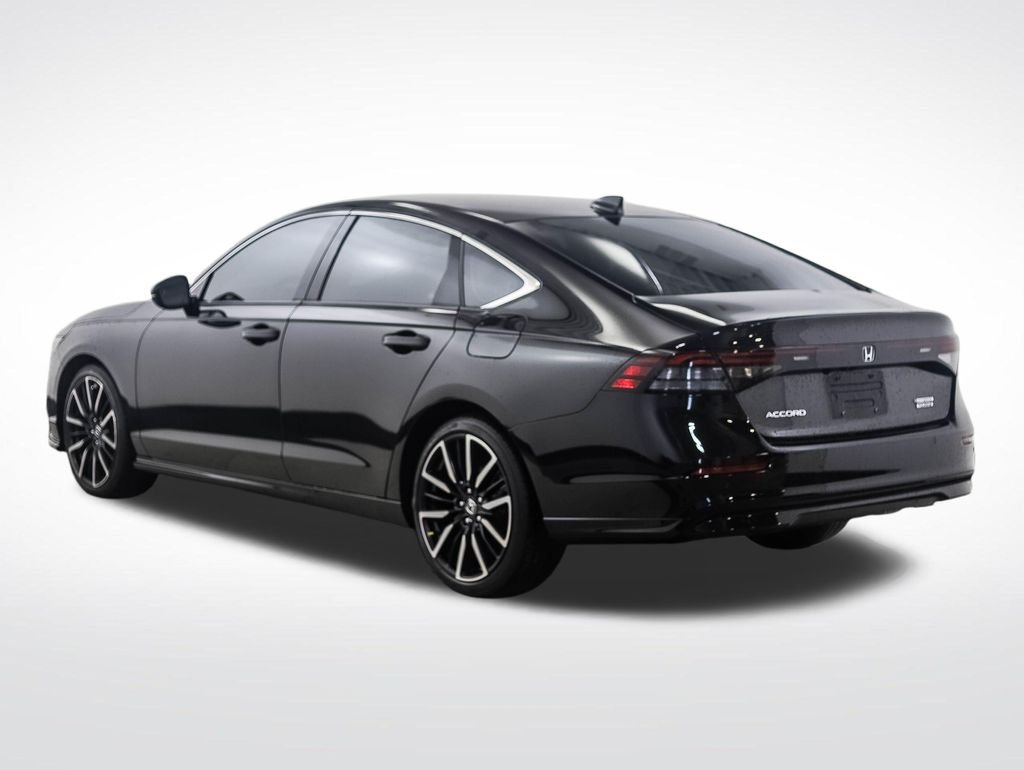 Used 2024 Crystal Black Pearl Honda Touring image 3