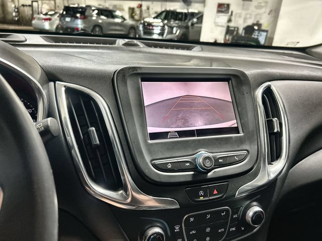 Used 2022 Summit White Chevrolet LT image 17