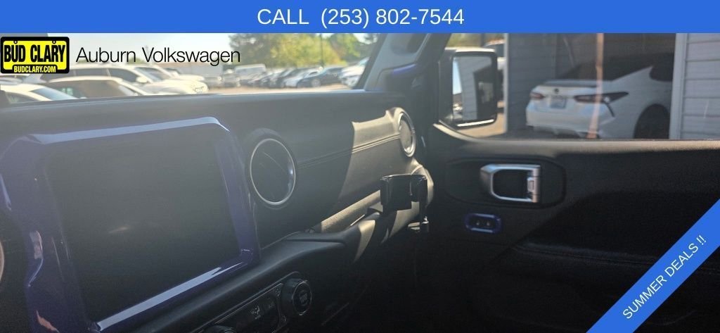Used 2020 Black Jeep Unlimited Sahara image 11