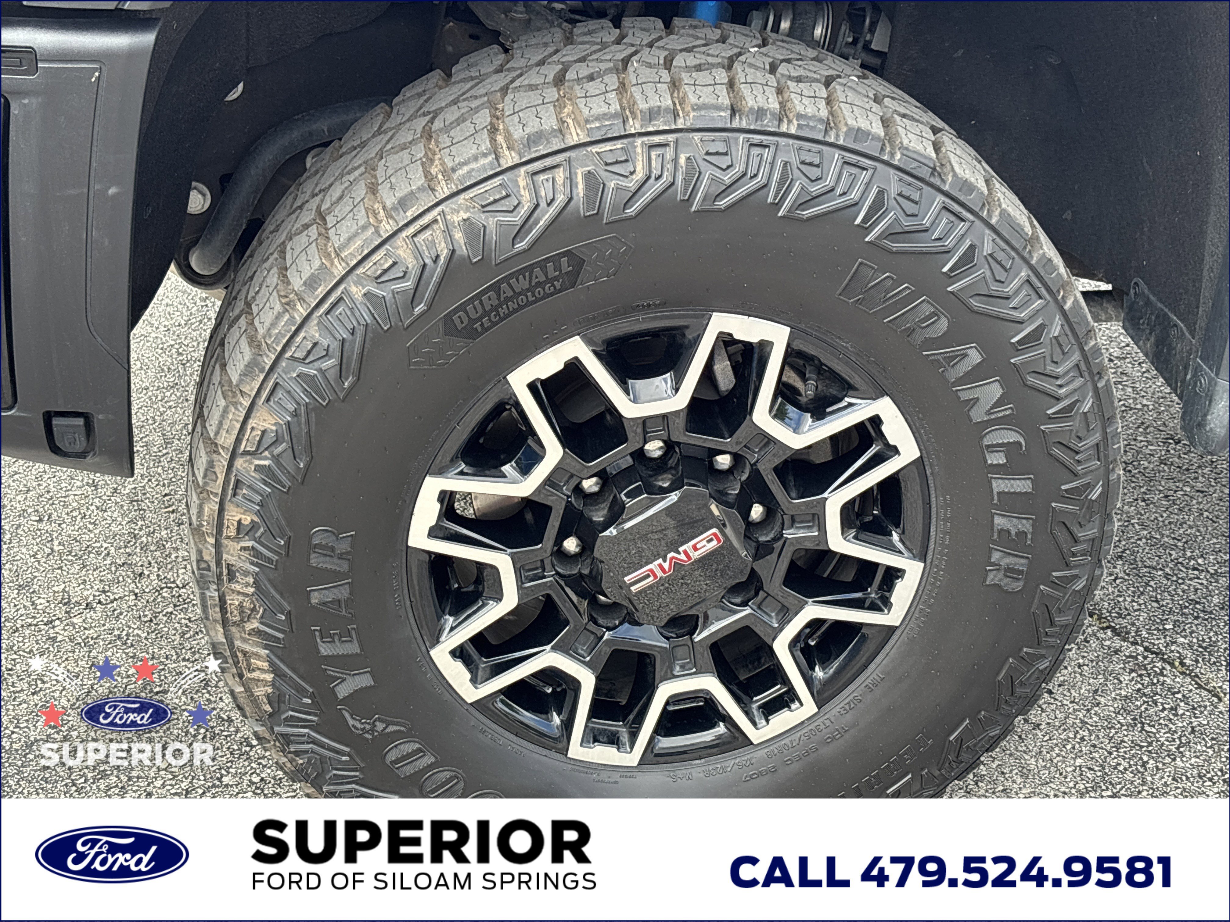 Used 2024 Summit White GMC AT4X Crew Cab 4WD image 15