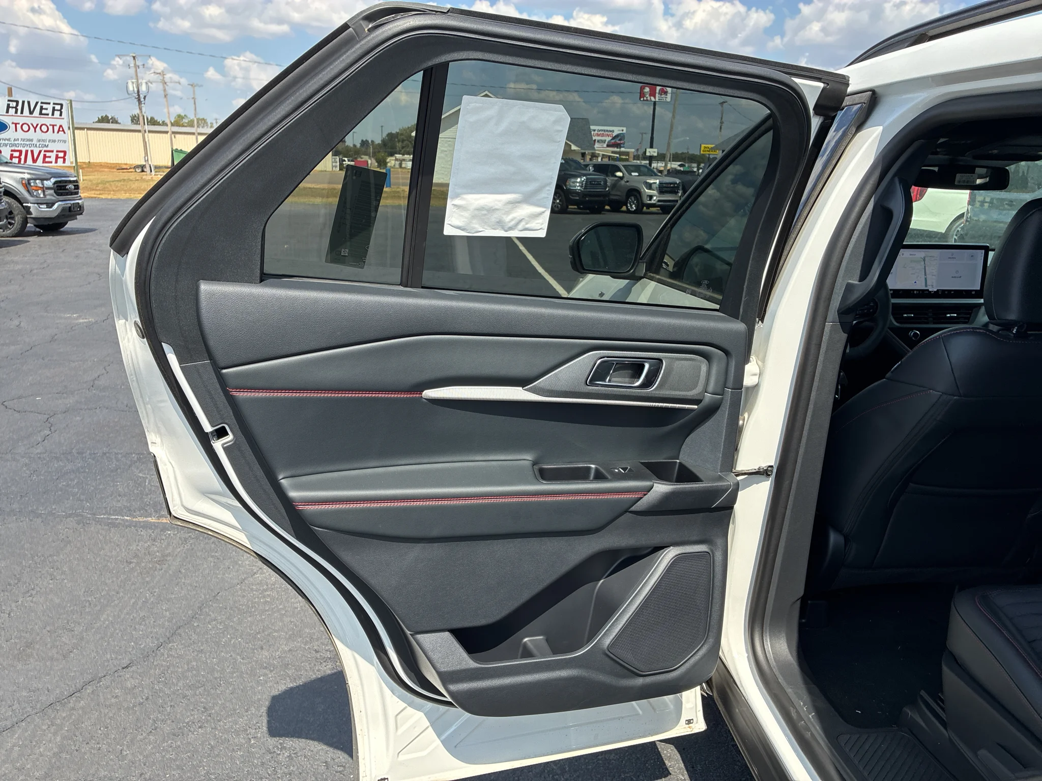 New 2026 Star White Metallic Tri-Coat Ford ST-Line image 20