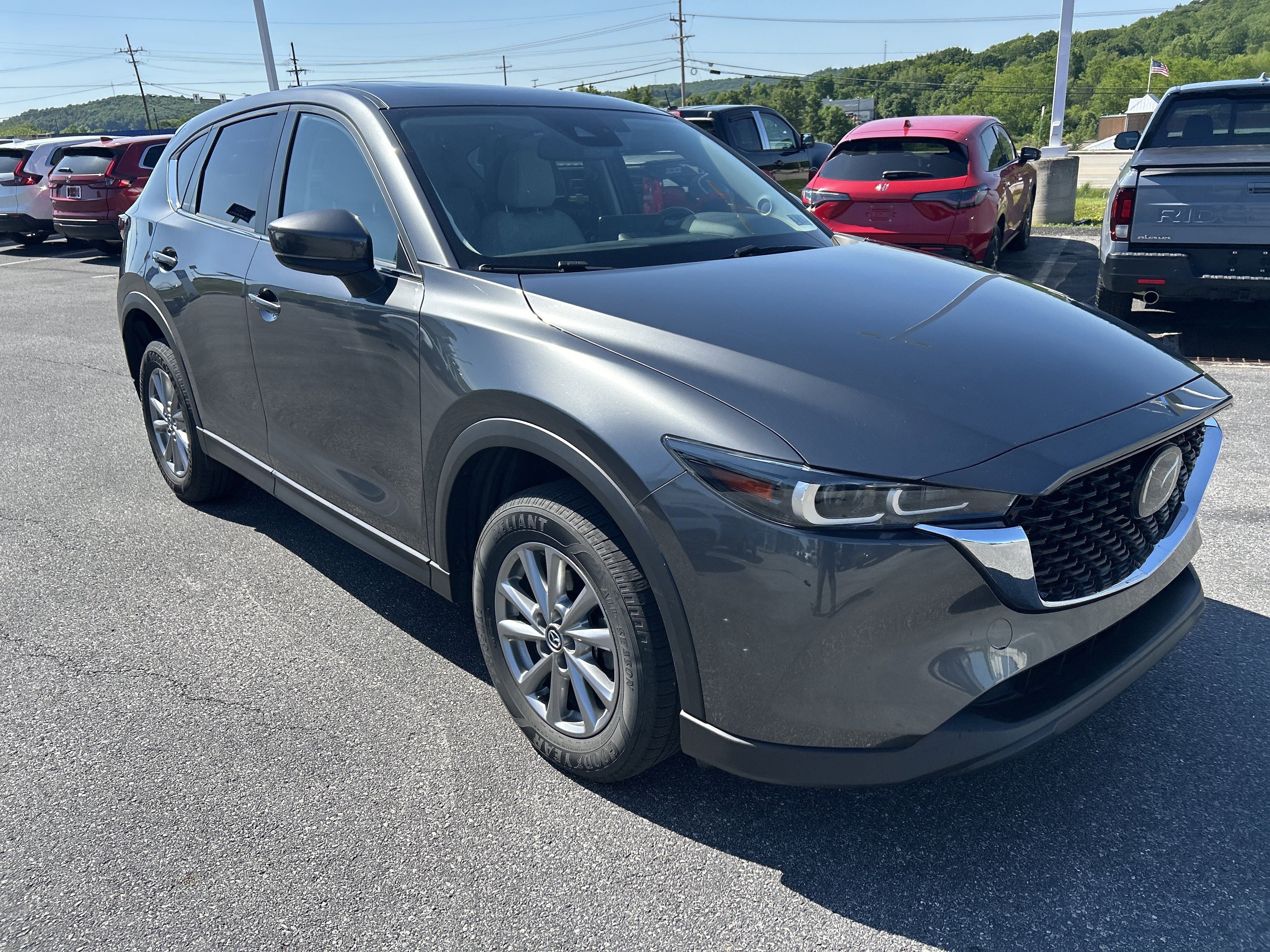 2023 Mazda CX-5 S Preferred package Auto AWD's photo