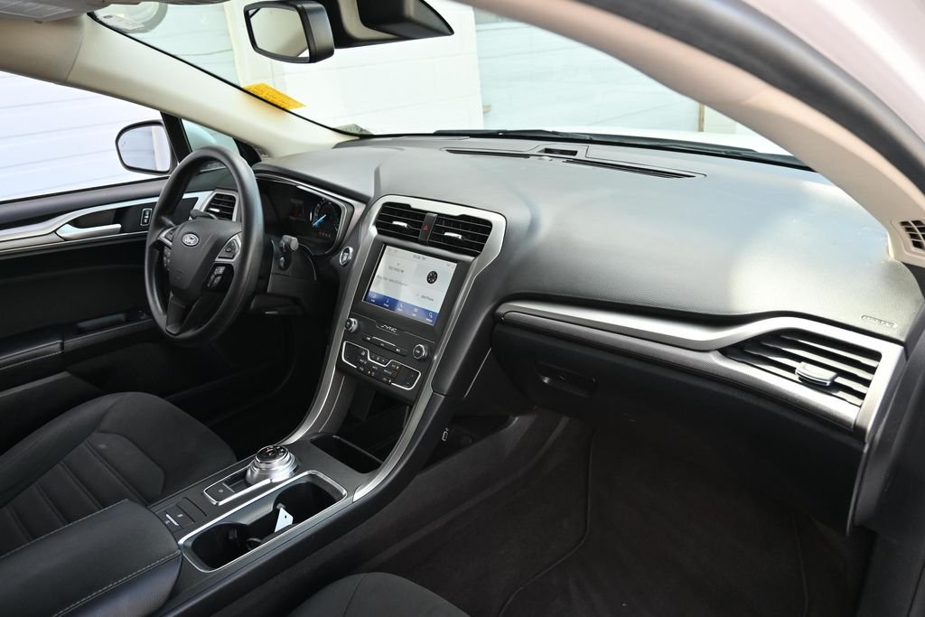 Certified Used 2020 White Platinum Clearcoat Metallic Ford SE image 20