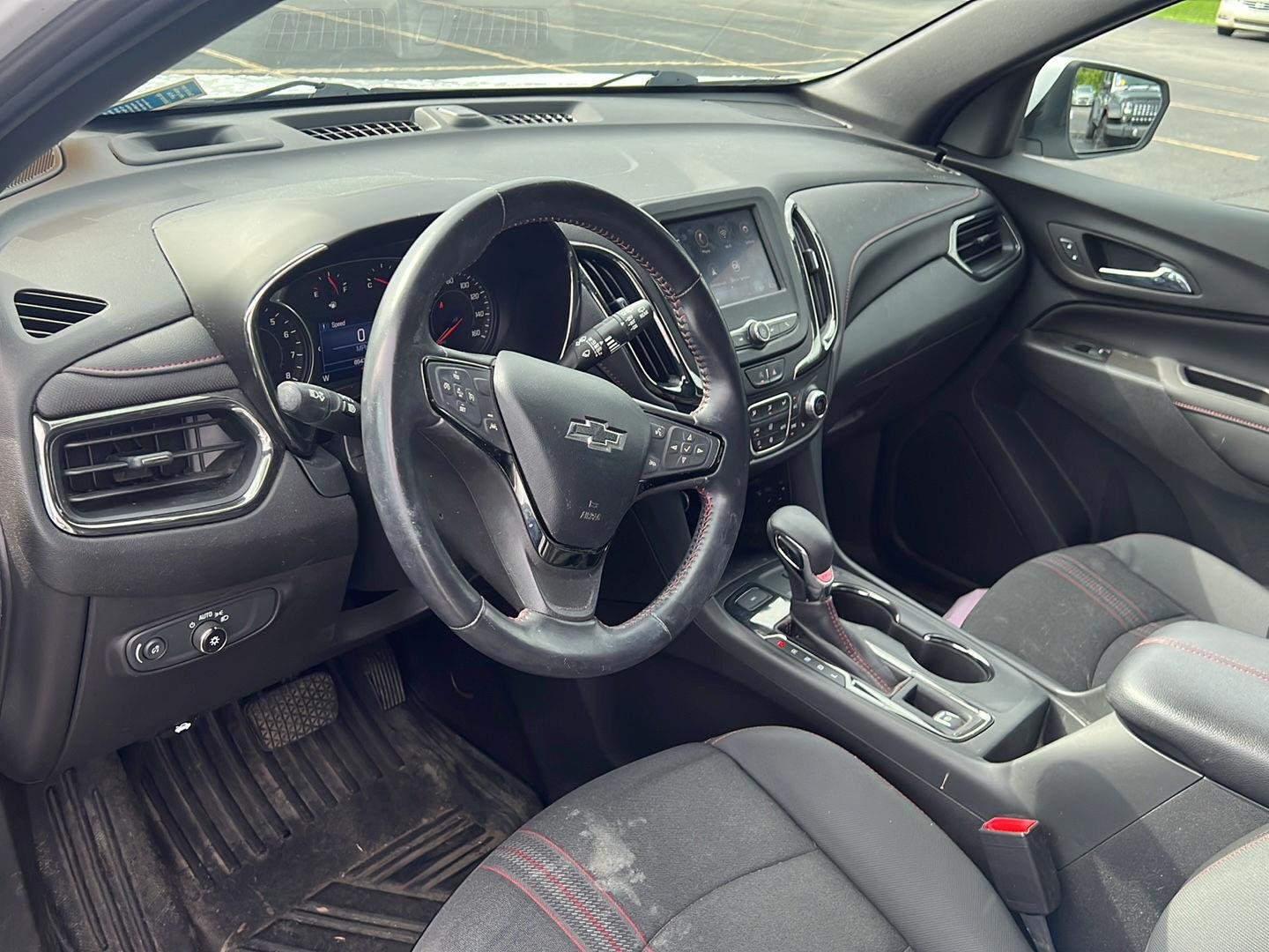 Used 2022 Summit White Chevrolet RS image 4