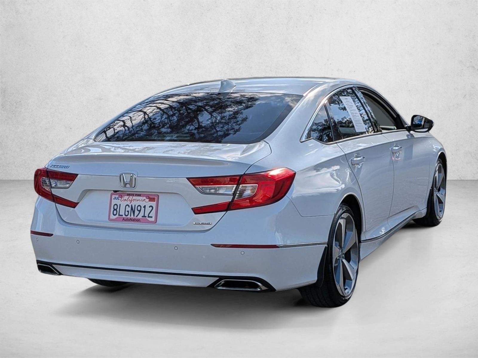 Used 2018 White Honda Touring 1.5T image 5