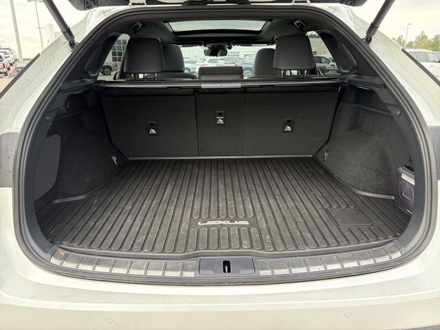 Used 2025 White Lexus 450h+ Luxury image 23
