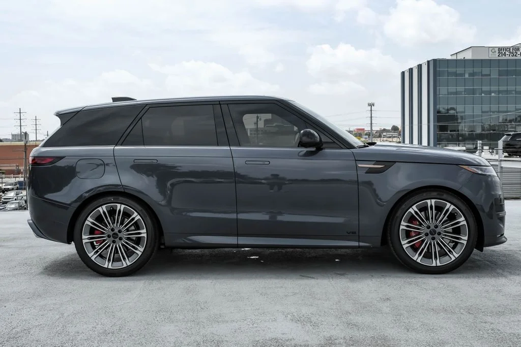 New 2026 Varesine Blue Metallic Land Rover Dynamic SE image 7