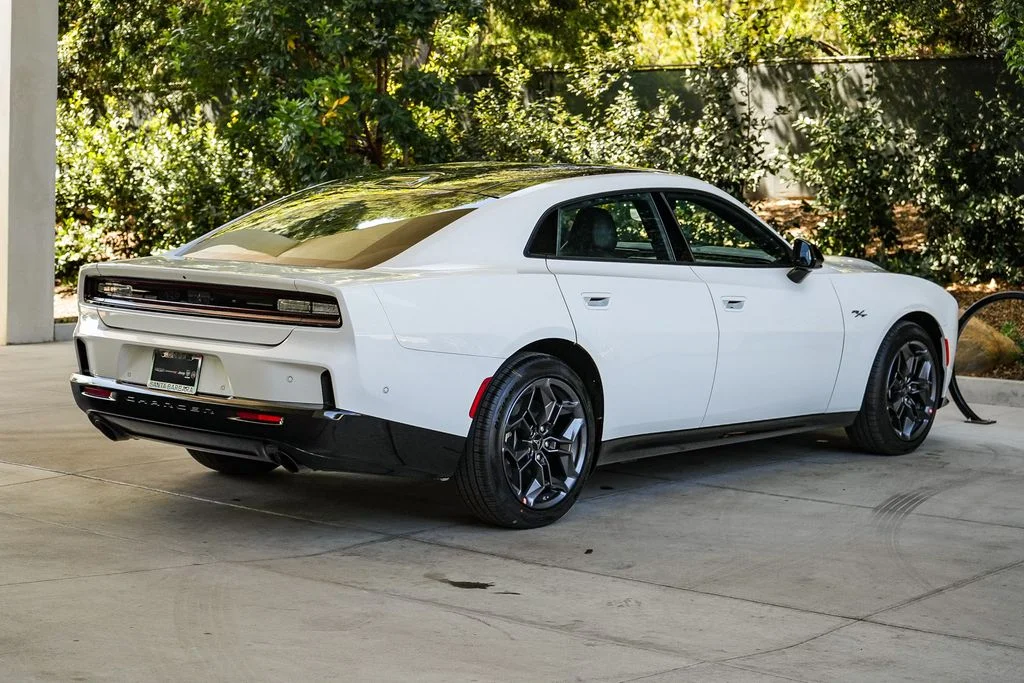 New 2026 White Knuckle Exterior Paint Dodge R/T image 6
