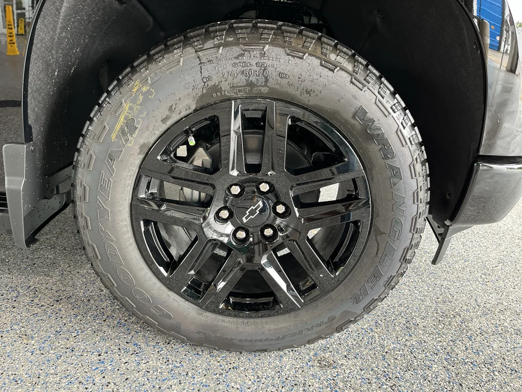 New 2026 Black Chevrolet High Country image 32