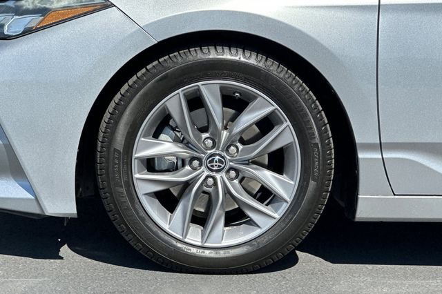 Used 2019 Silver Toyota XLE image 25