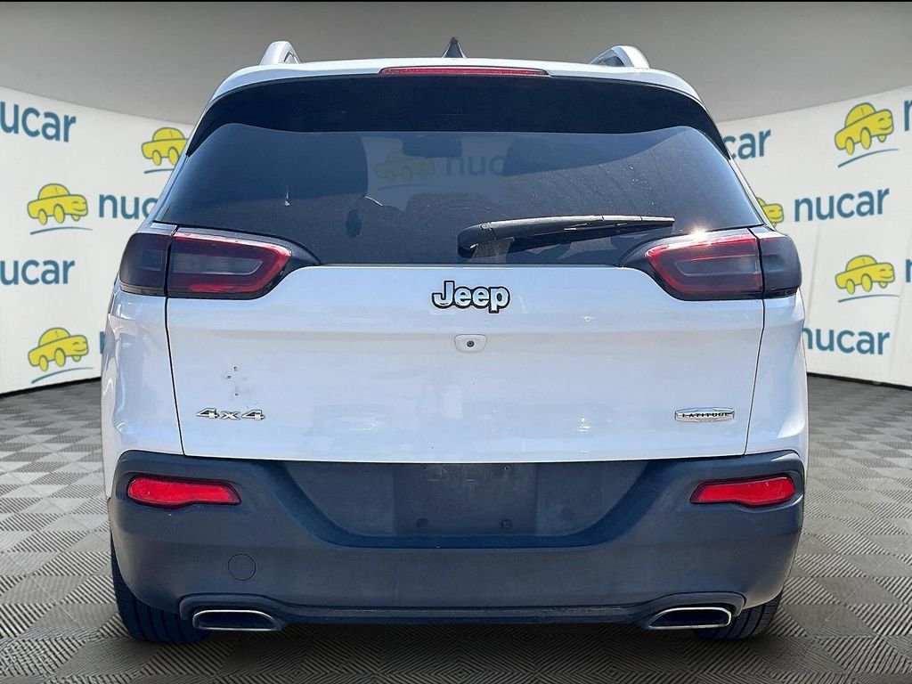 Used 2016 White Jeep Latitude image 3