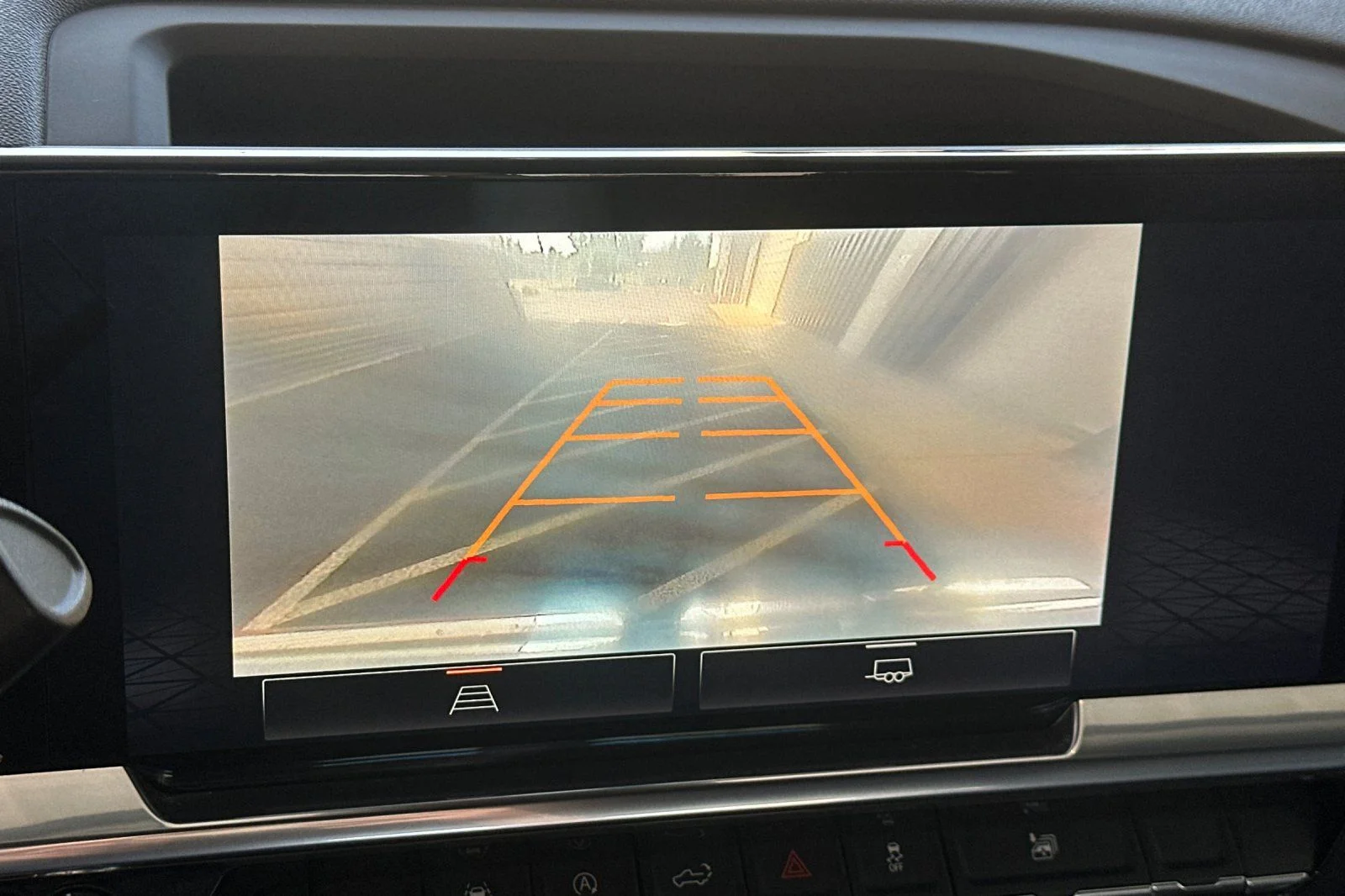 Used 2024 Gray GMC Elevation image 20