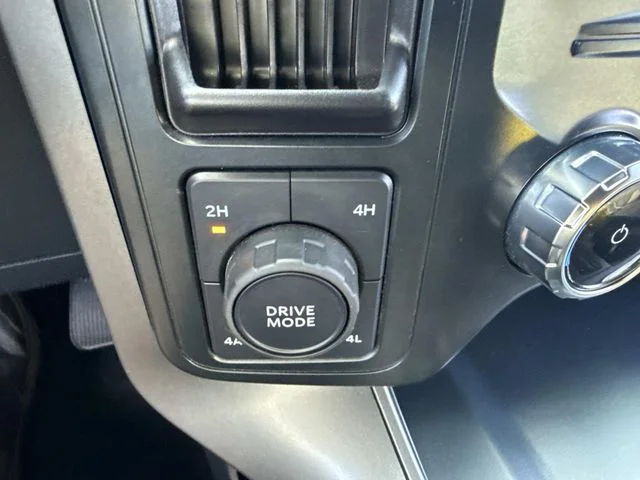 Used 2025 Black Ford Lariat image 31