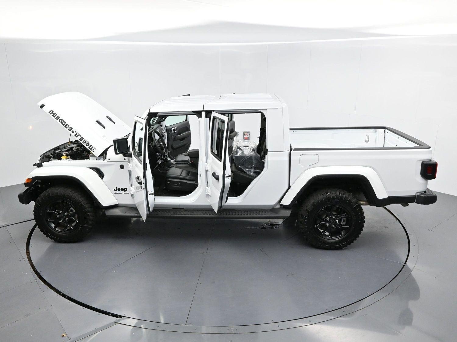 Used 2025 White Jeep High Tide image 35