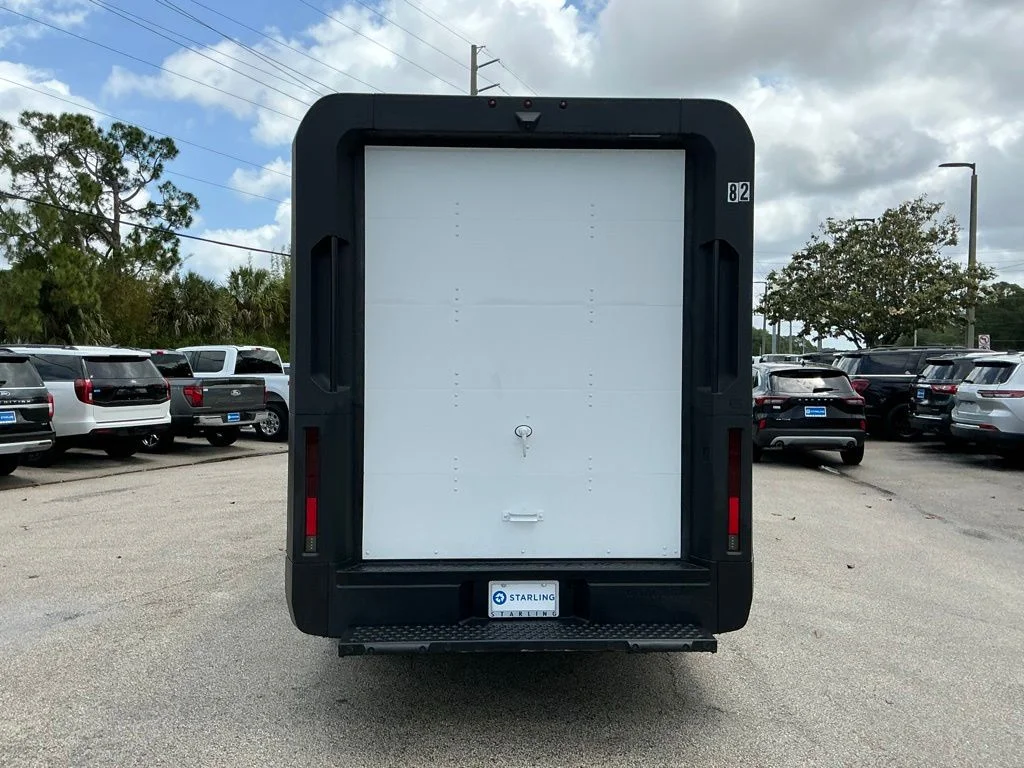 Used 2024 White BrightDrop Base image 6