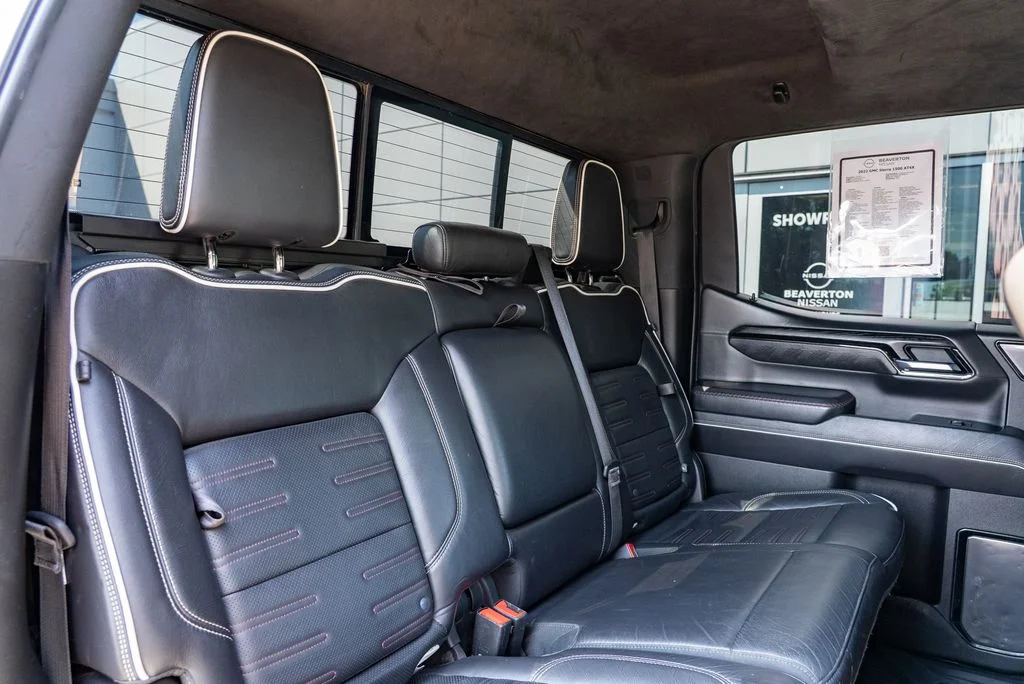 Used 2022 White GMC AT4X image 28