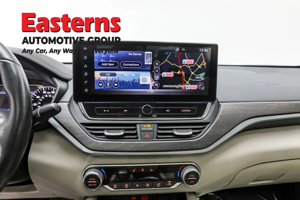 Used 2023 Red Nissan 2.5 SL image 12