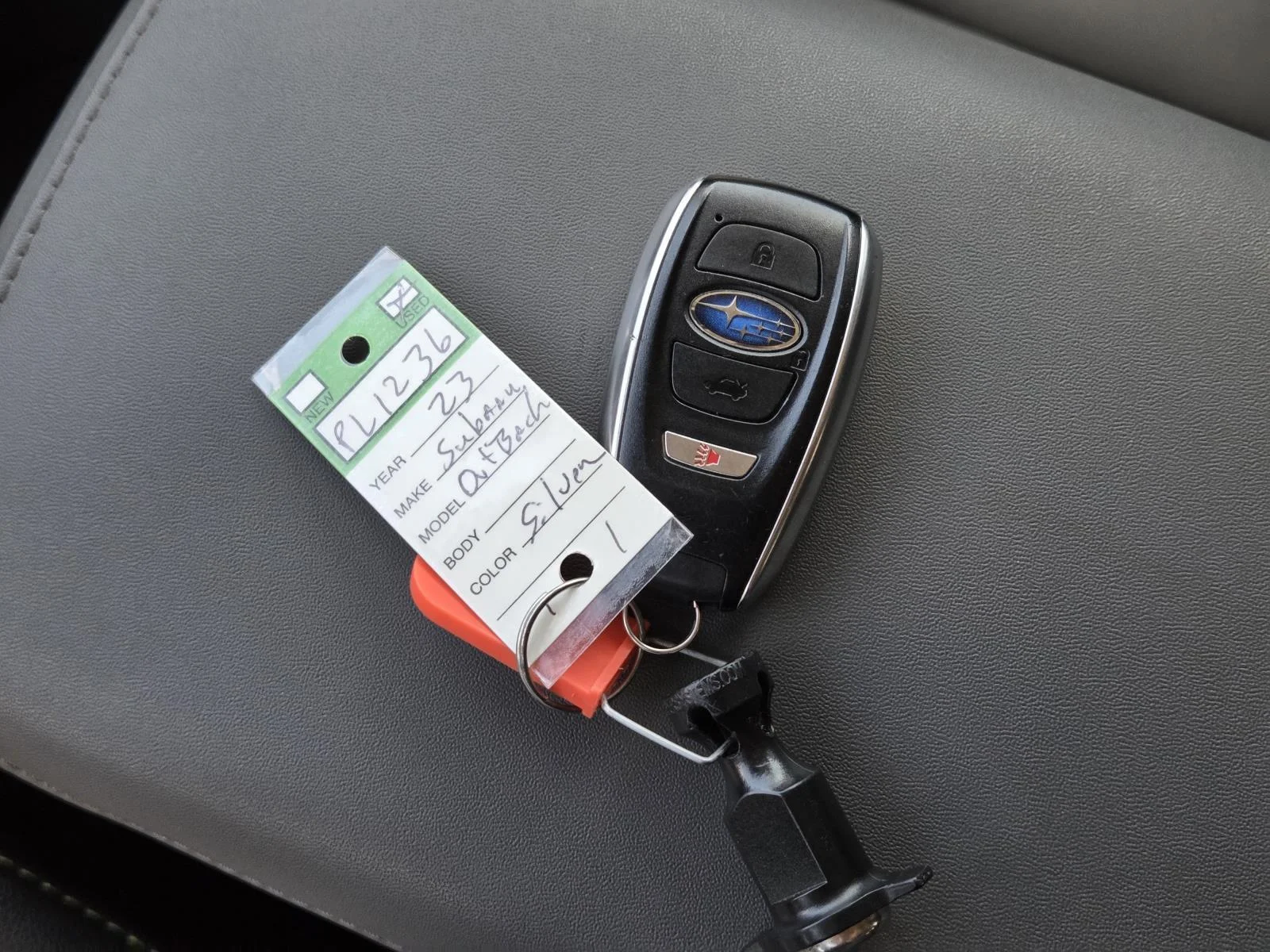 Used 2023 Ice Silver Metallic Subaru Onyx Edition image 40