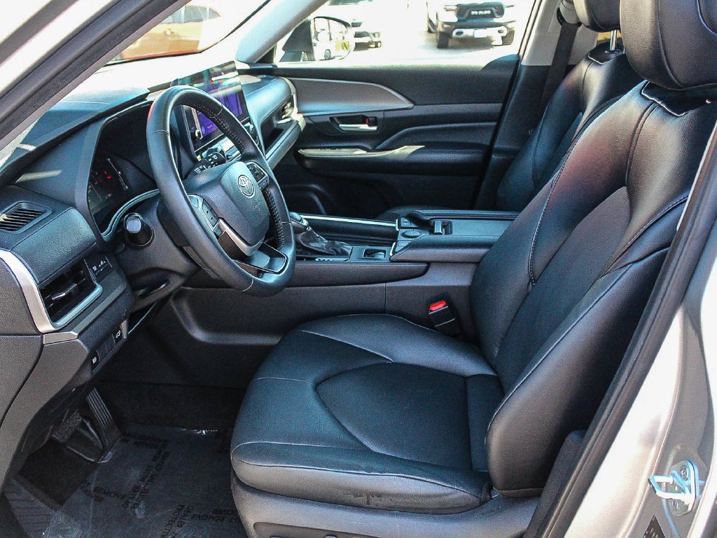 Used 2024 Silver Toyota XLE image 19