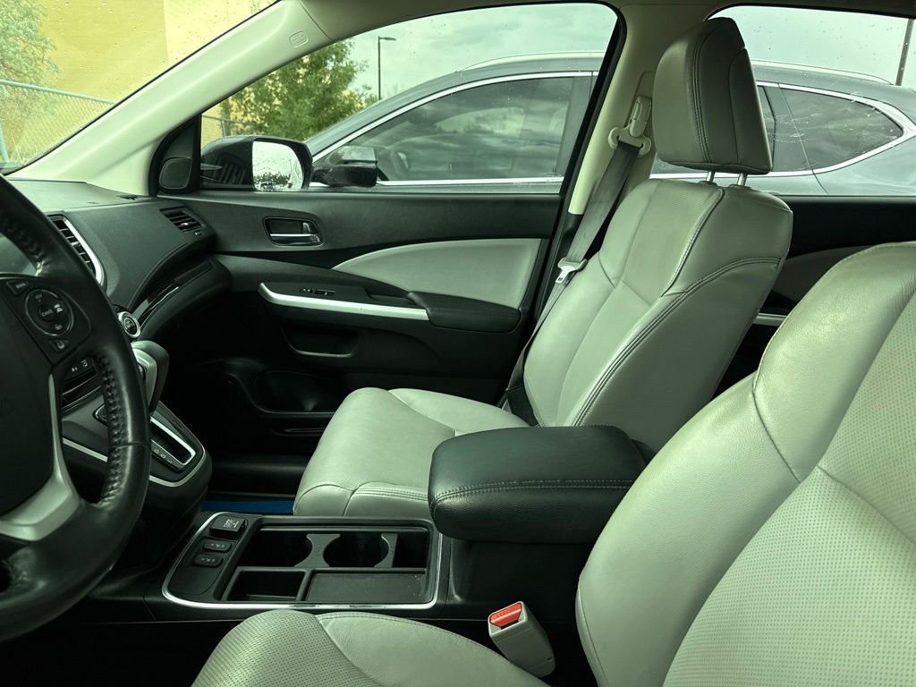 Used 2016  Honda Touring image 4
