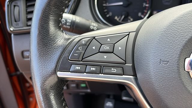 Used 2018 Orange Nissan SL image 14