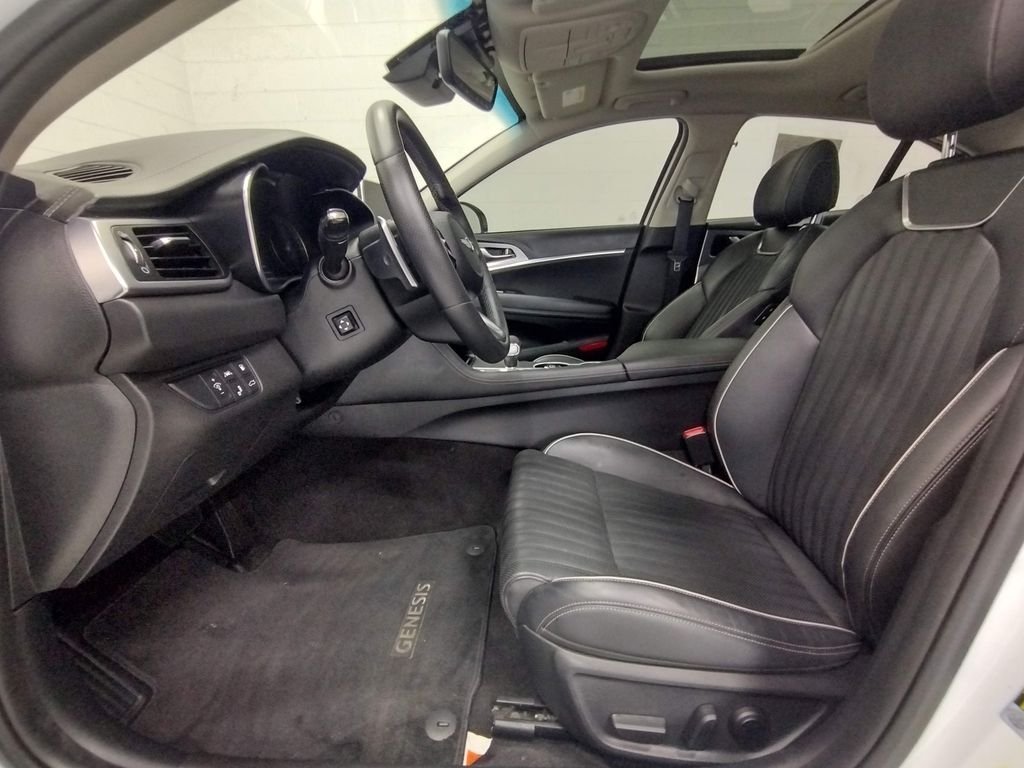 Used 2020 White Genesis 2.0T image 22