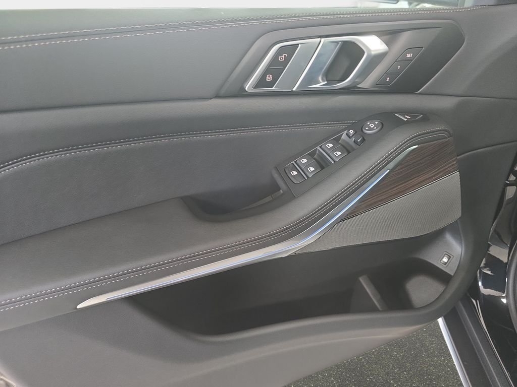 New 2026 Black Sapphire Metallic BMW xDrive50e image 13