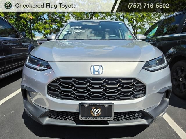 Used 2023 Lunar Silver Metallic Honda LX image 2