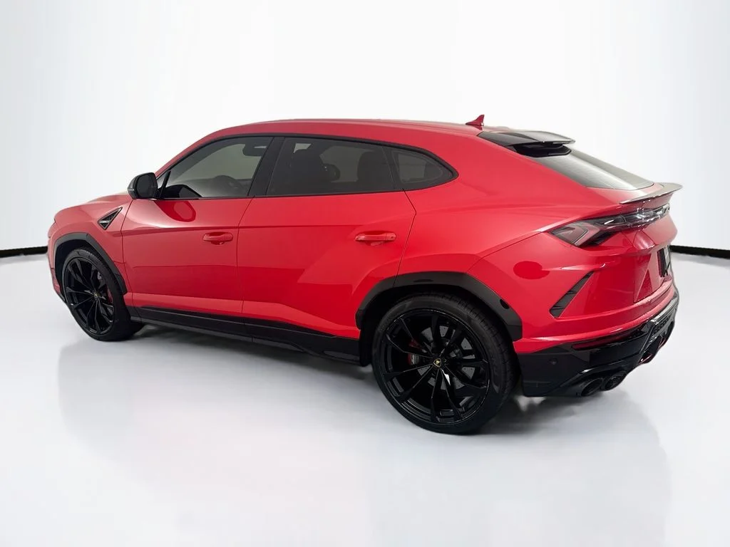 Used 2022 Rosso Mars Metallic Lamborghini  image 7