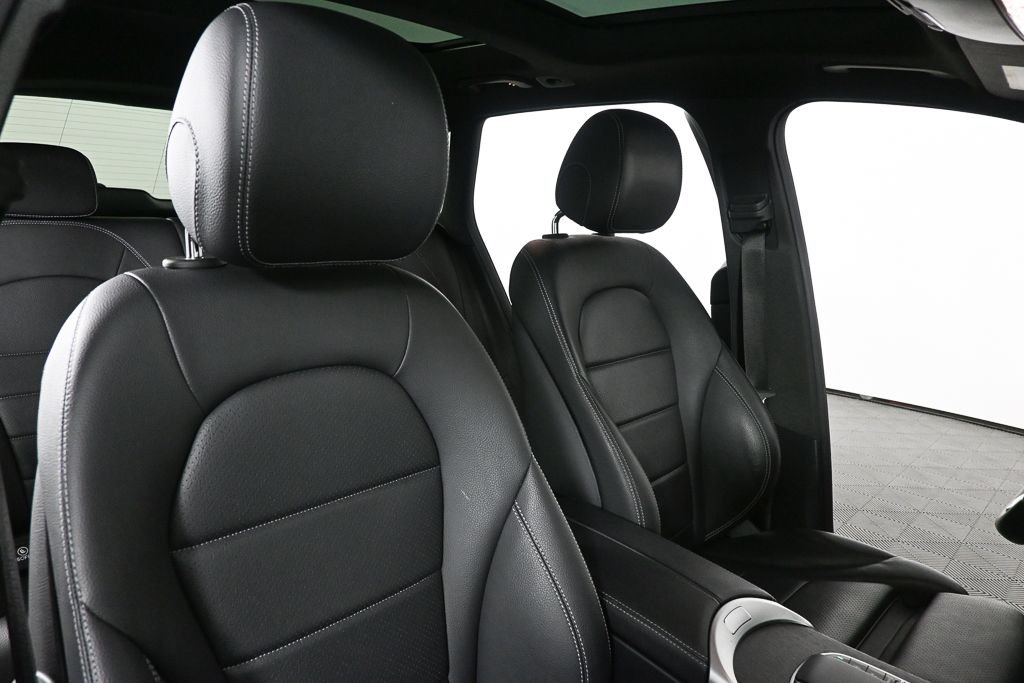 Used 2022 Black Mercedes-Benz GLC 300 image 21