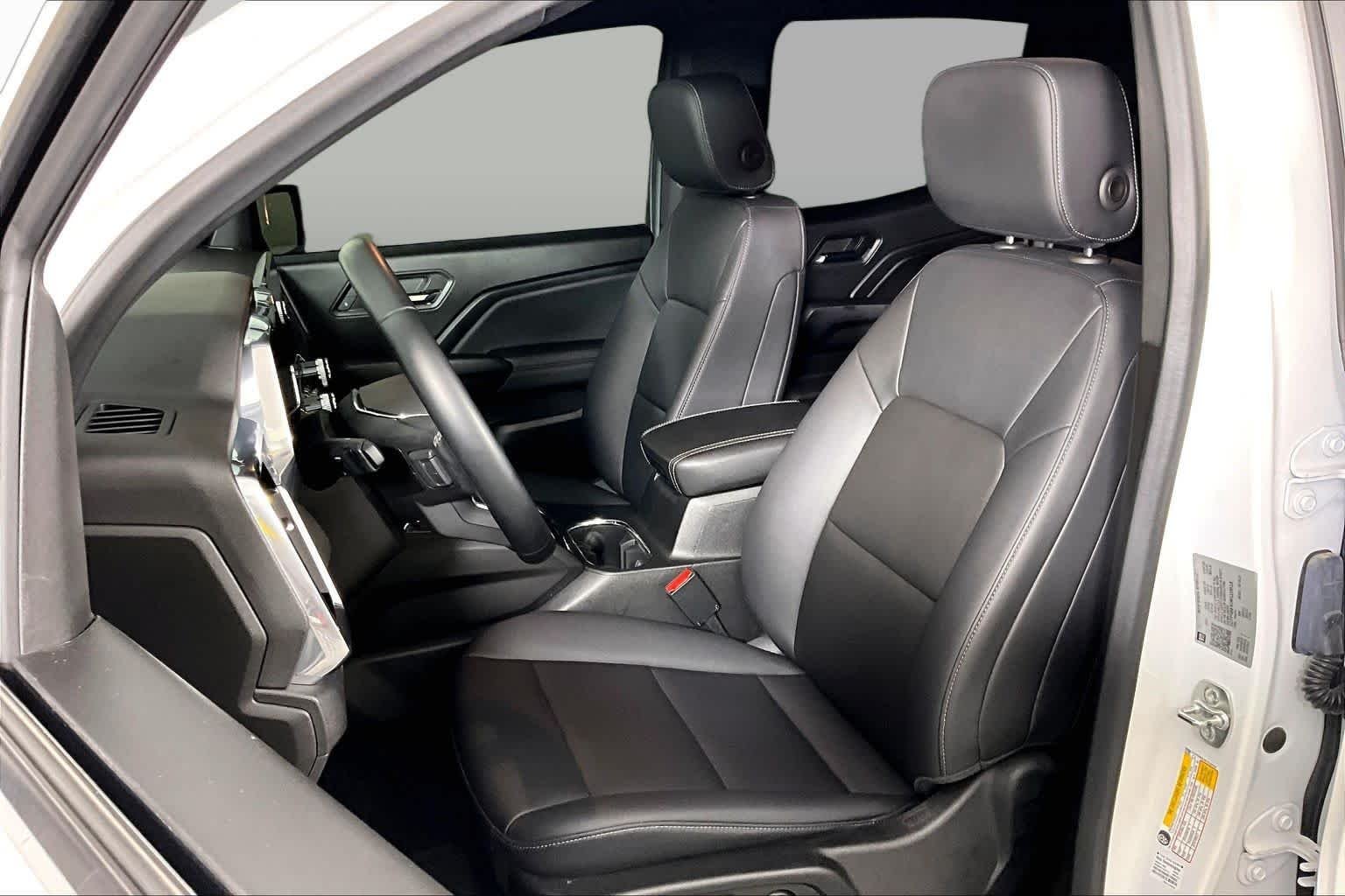 Used 2024 Summit White GMC Elevation image 8