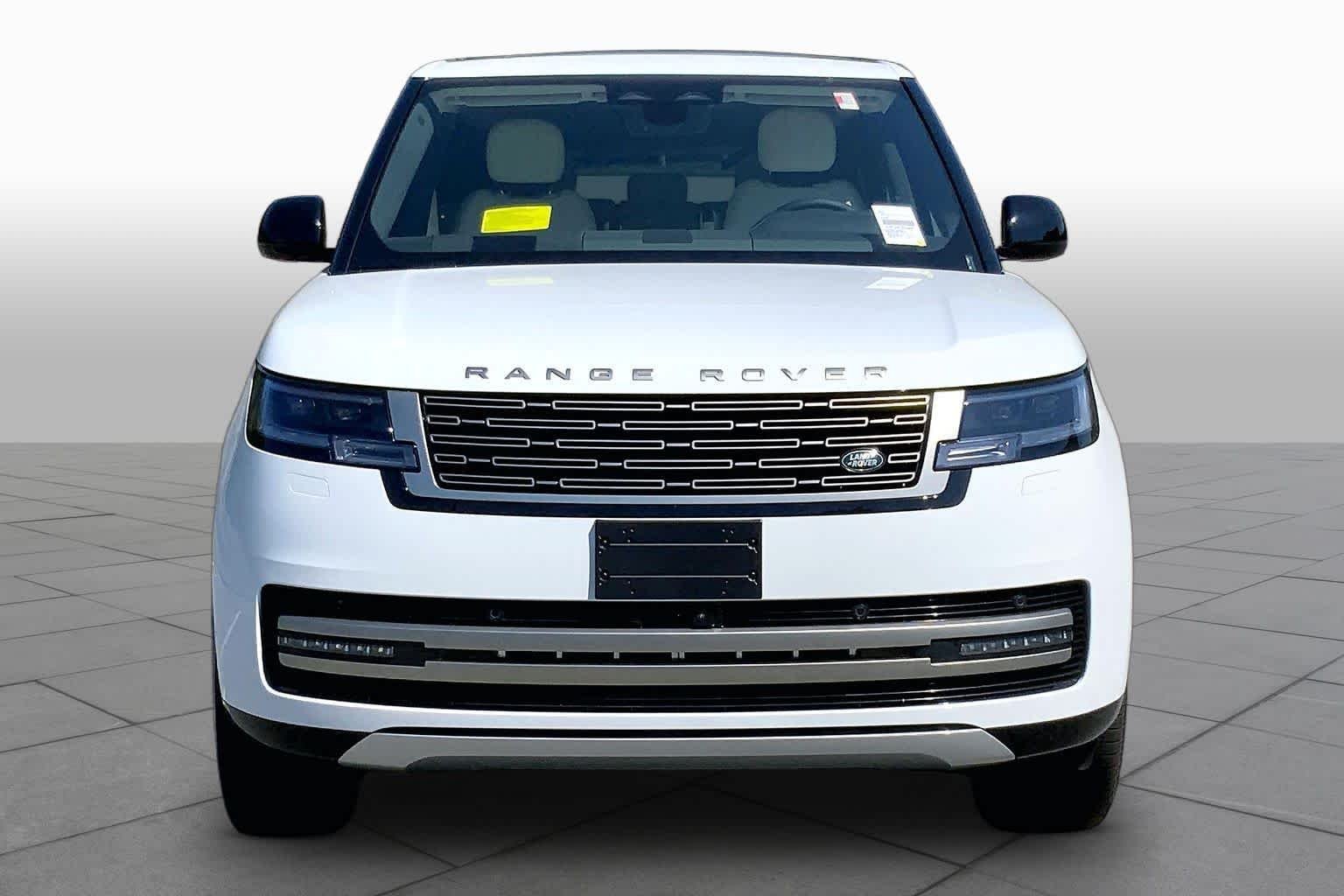New 2026 Fuji White Land Rover SE image 2