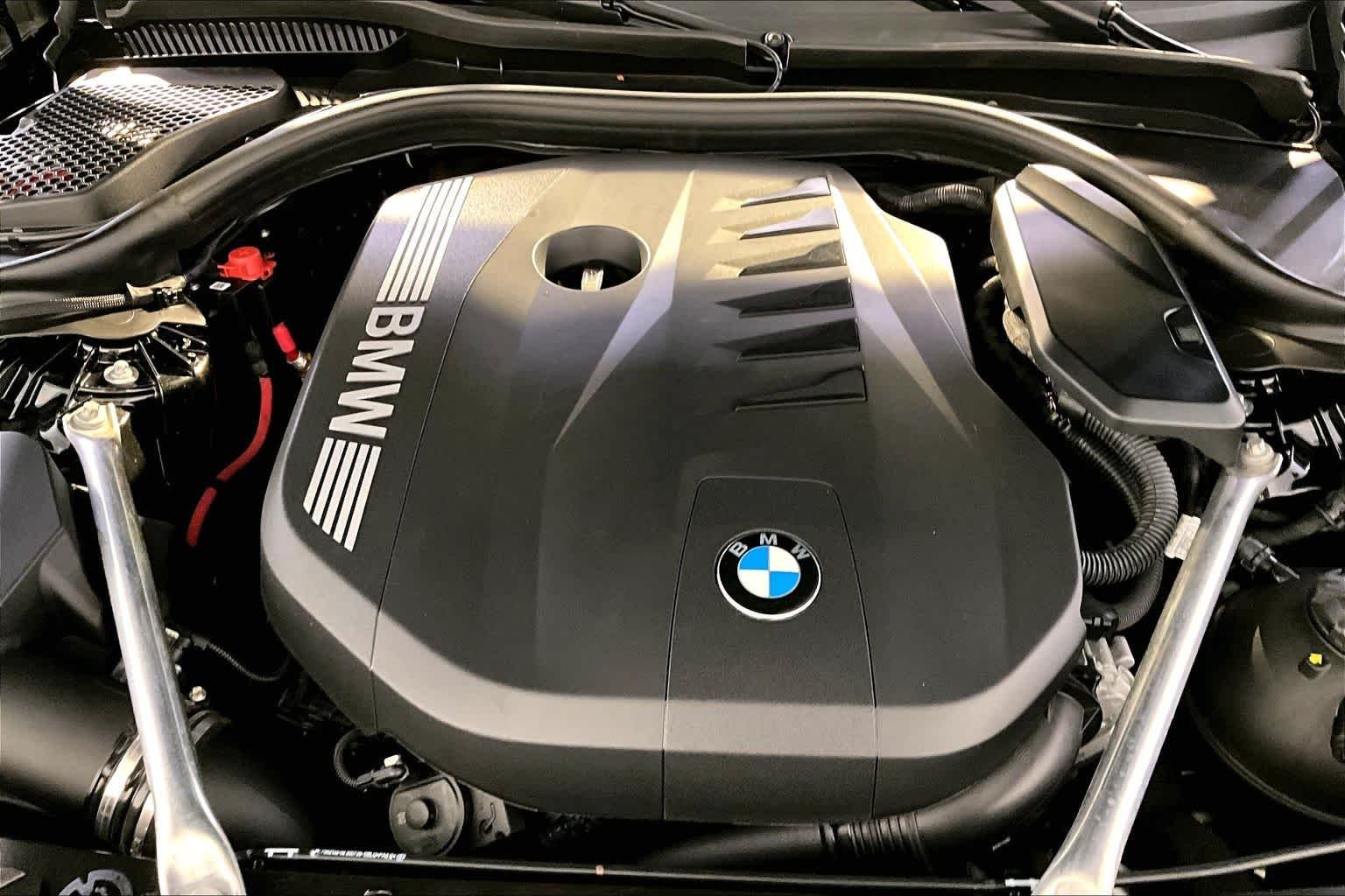 Used 2024 Black Sapphire Metallic BMW 540i xDrive image 31