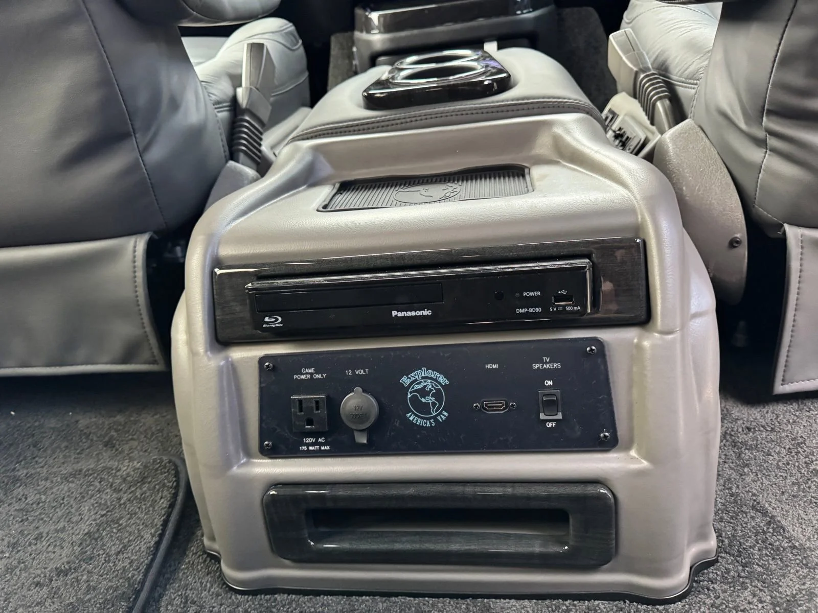 2026 Chevrolet Express Cargo Work Van - Photo 21