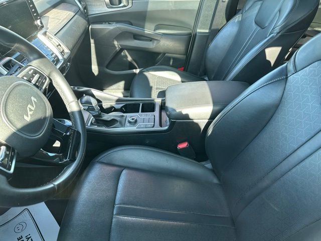 Used 2022 Silver Kia S image 11