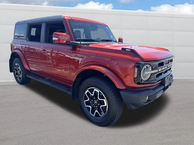 Used 2023 Red Ford Outer Banks image 9